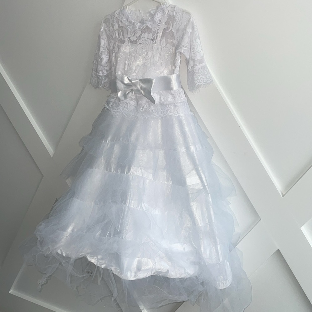 Like new Dress up America Dreamy Bride size T2